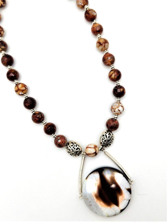 Brown and White Faceted Agate Disc Pendant Necklace with Crackle Agate beads